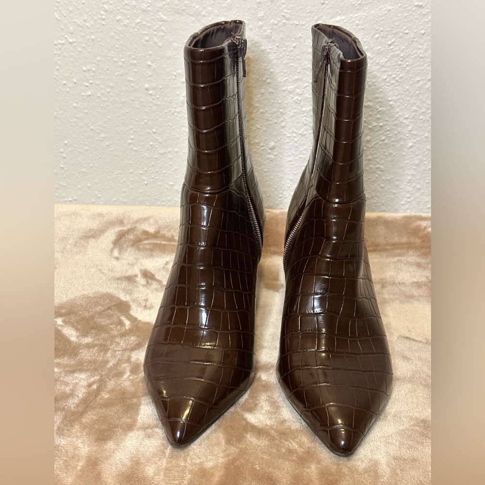 Dolce Vita DV Womens Chocolate Croc-Embossed Gradie Kitten Heel Boot Sz 7
